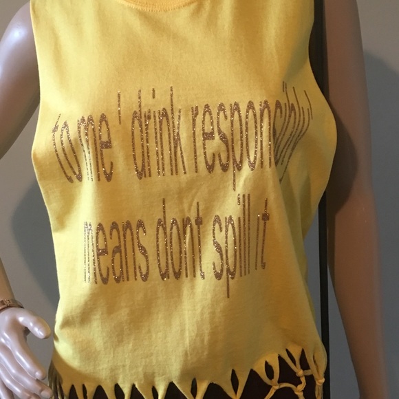 Handcrafted fringe graphic blouse/top NWOT - Picture 7 of 7